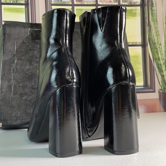 Liliana Shoes Maui-7 Pointy Toe Booties - Picture 4 of 5